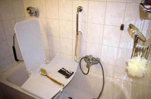Badewannensitz für Pflegebedürftige