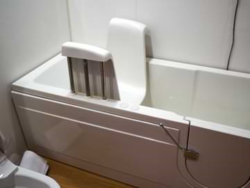 ▻ Badewannenlifte: Diese Modelle zahlt die Pflegekasse