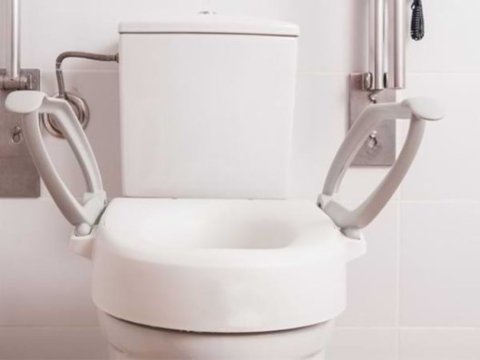 Toilettensitzerhöhung für Senioren ᐅ auf Rezept 2024 ᐊ