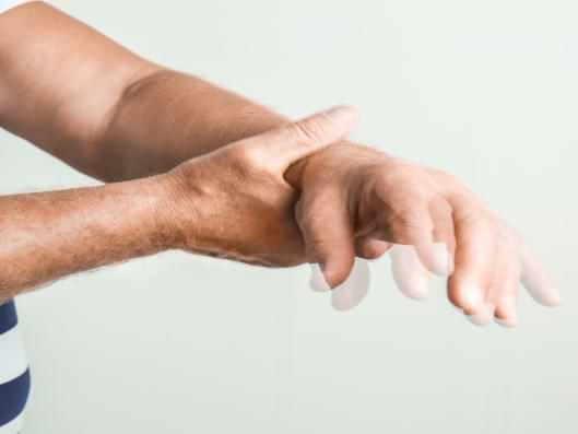 Parkinson: Hand am zittern
