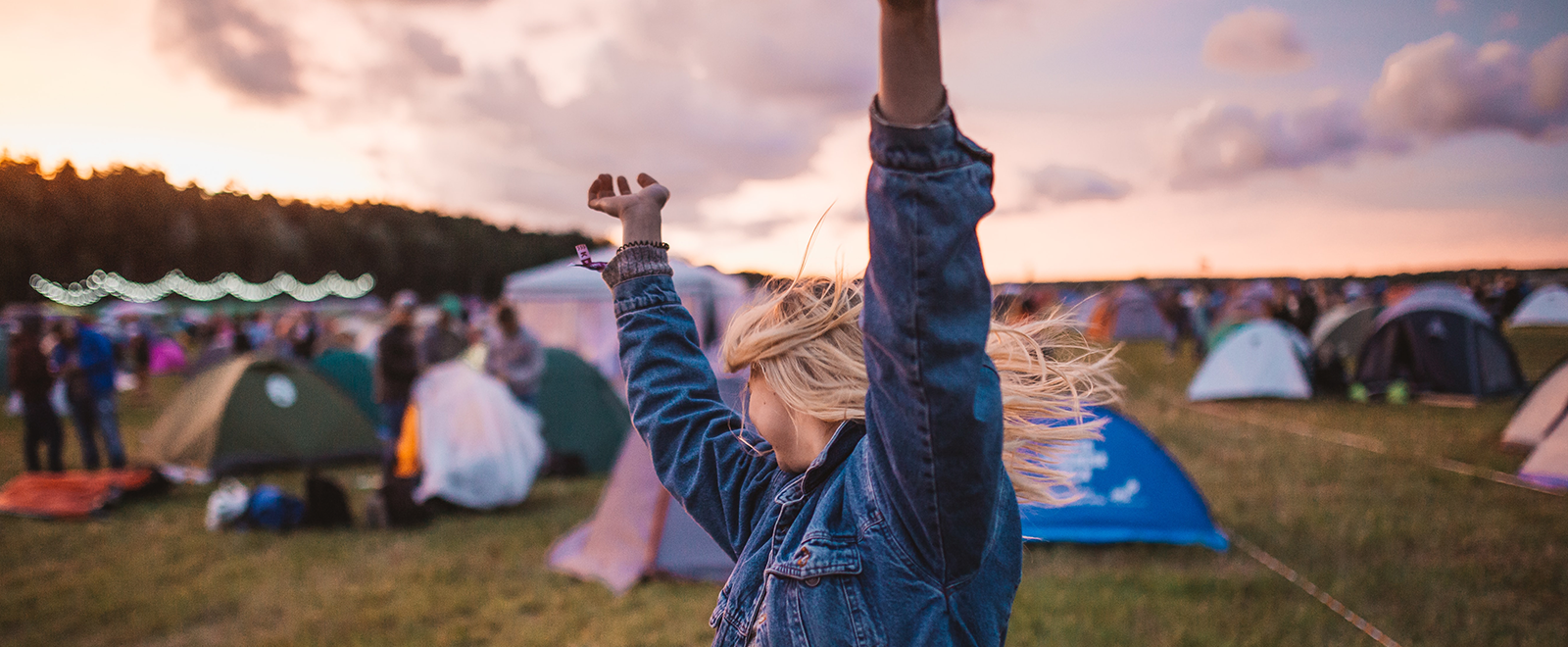 Lak aan de poncho: in deze festivalitems trotseer je de blubber stijlvol en comfortabel