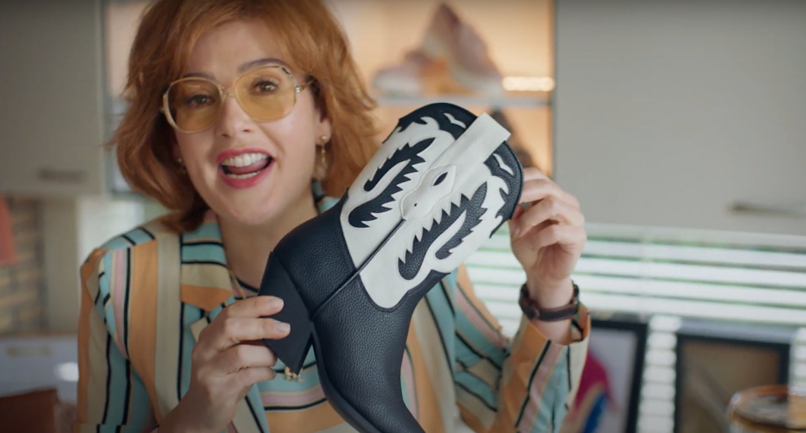 De onzekere Joke huppelt weer door het leven dankzij het advies van schoenencoach Els Schubbé De onzekere Joke huppelt weer door het leven dankzij het advies van schoenencoach Els Schubbé