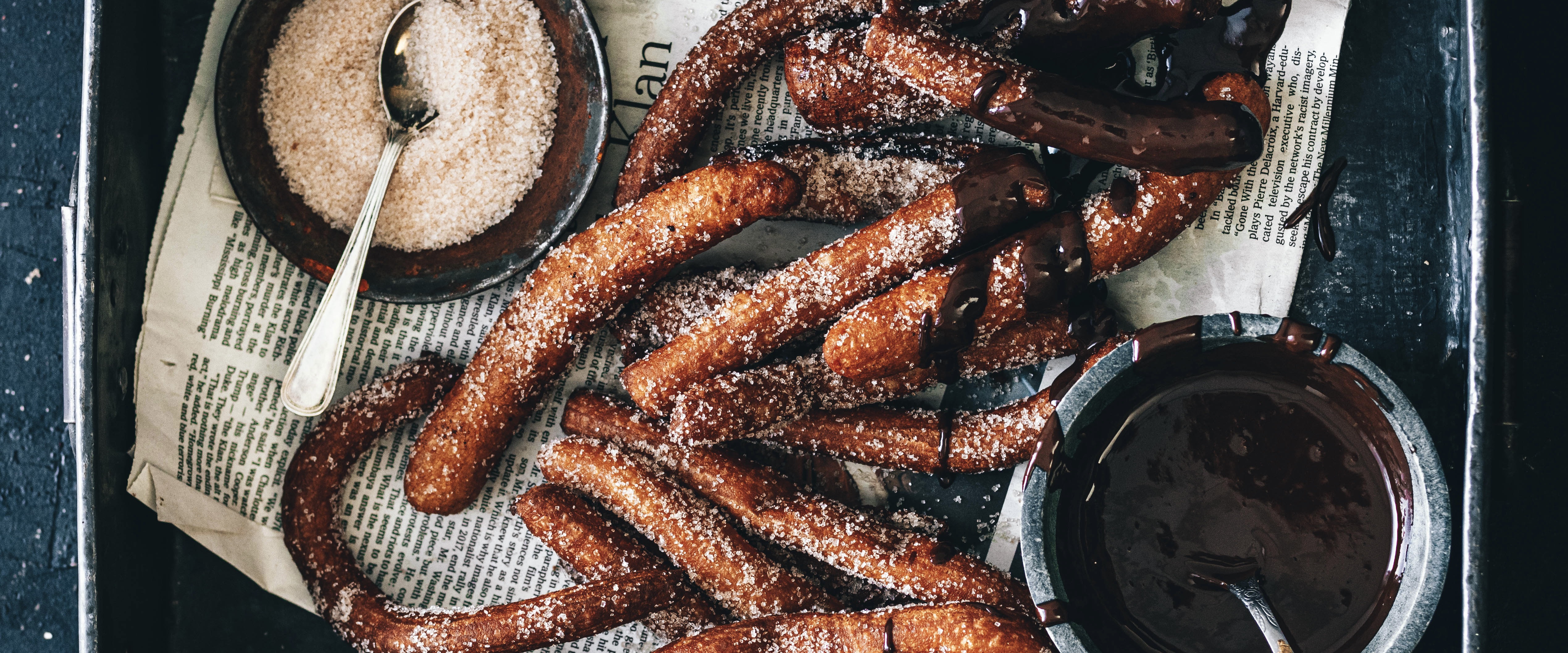 Fokking makkelijk recept: overheerlijke churros met chocoladesaus