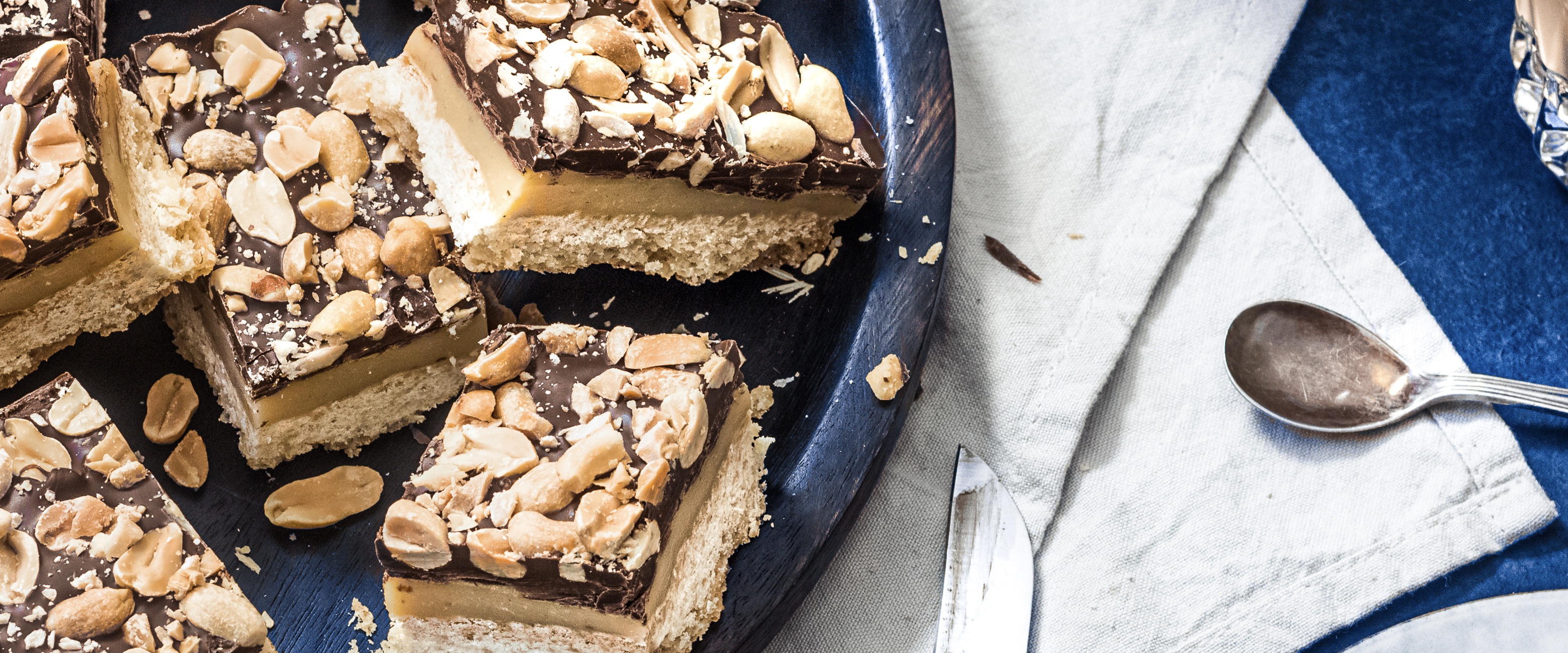 Fokking makkelijk recept: deze Snickers-shortcake is nog lekkerder dan Snickers zelf