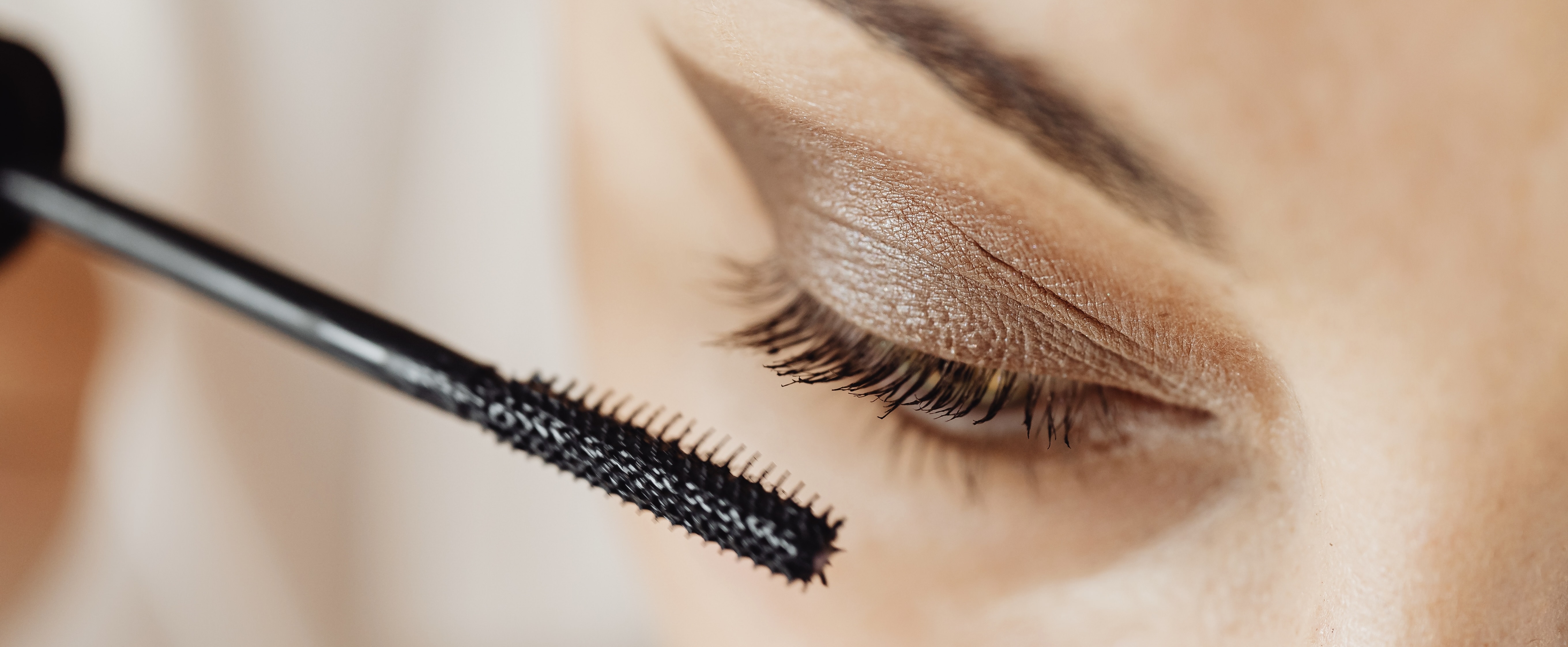 Vliegt de winkels uit: deze mascara gaat viral en kost nog geen tientje 