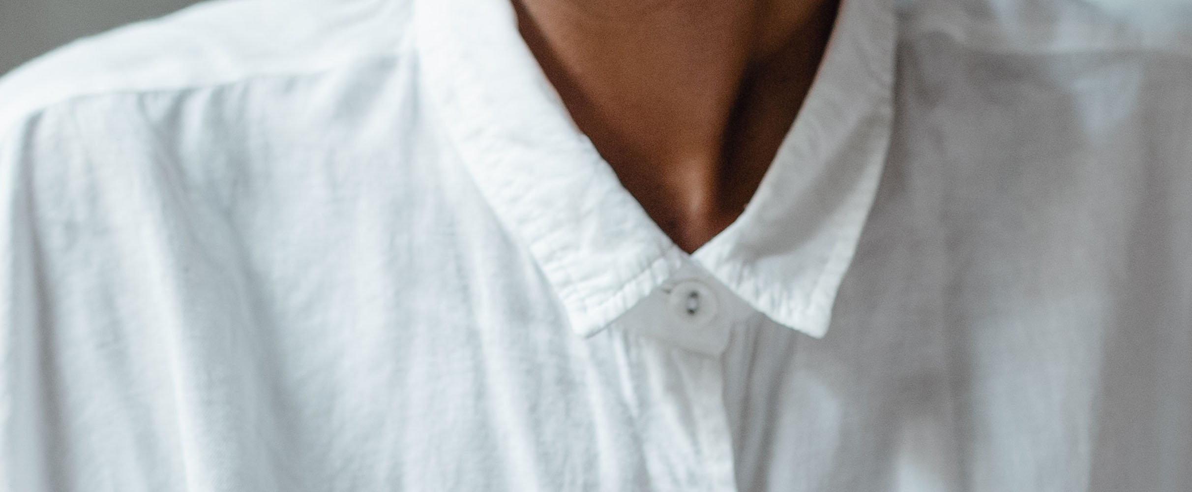 Investeren in kleren: een wit overhemd is onmisbaar in je kledingkast