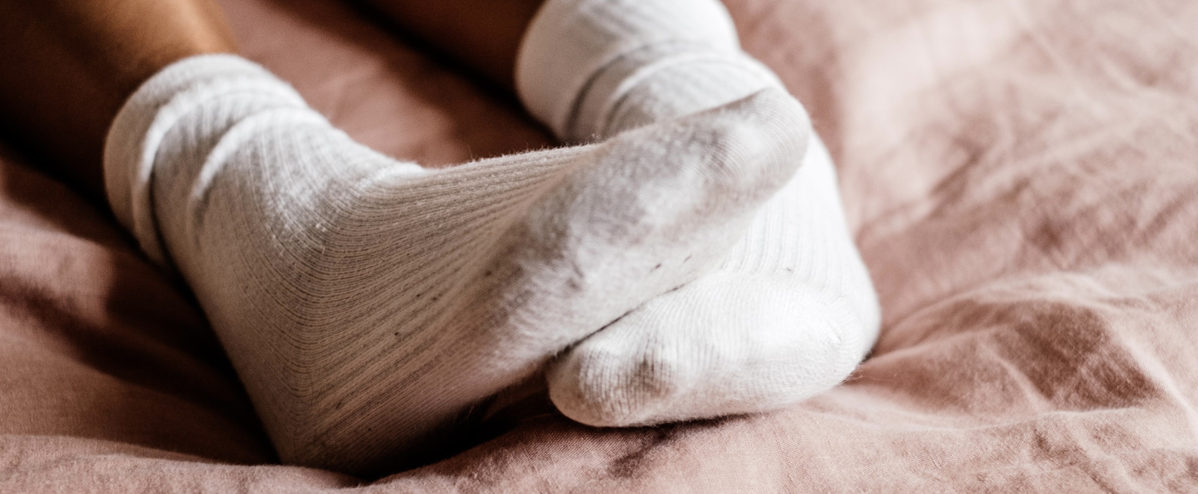 What the sock: waarom je eerder een orgasme bereikt met je sokken aan