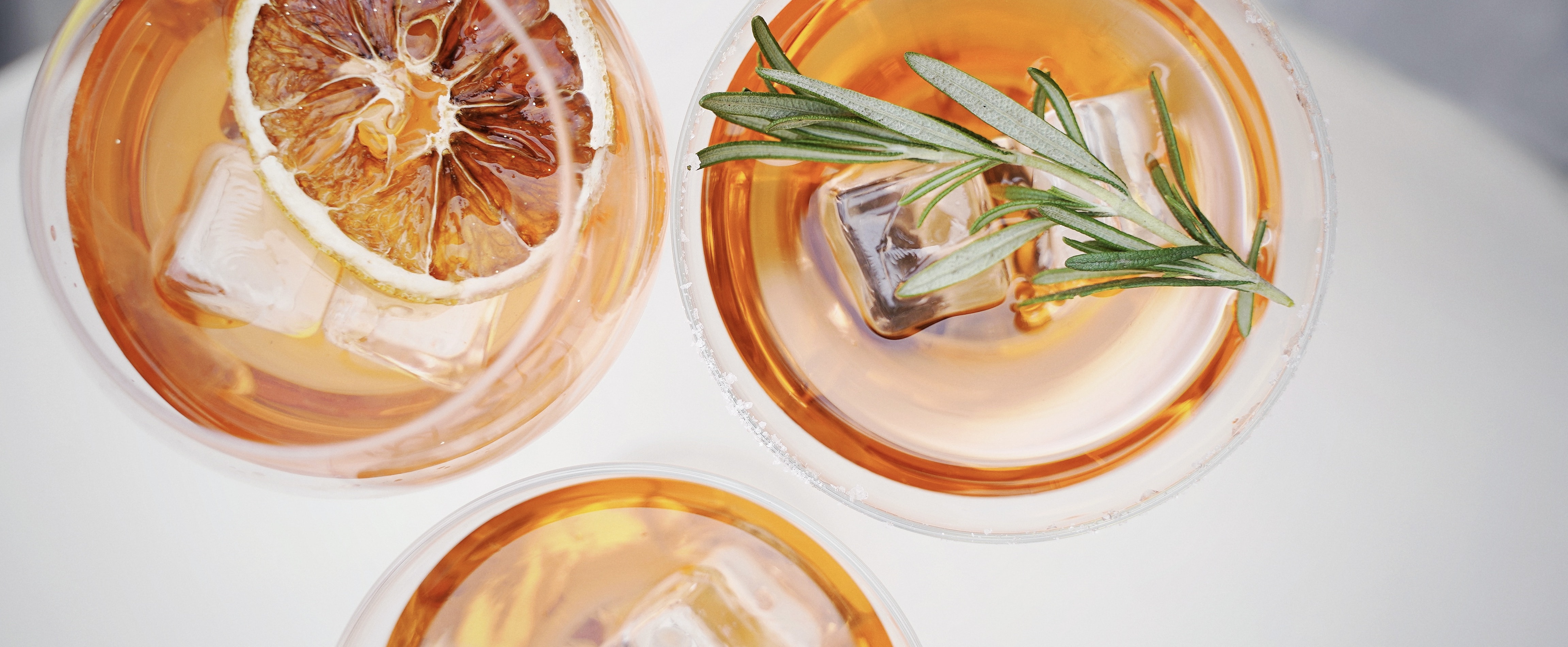 Fokking makkelijk recept: met deze 3 Aperol Spritz-variaties is het elke dag oranje boven