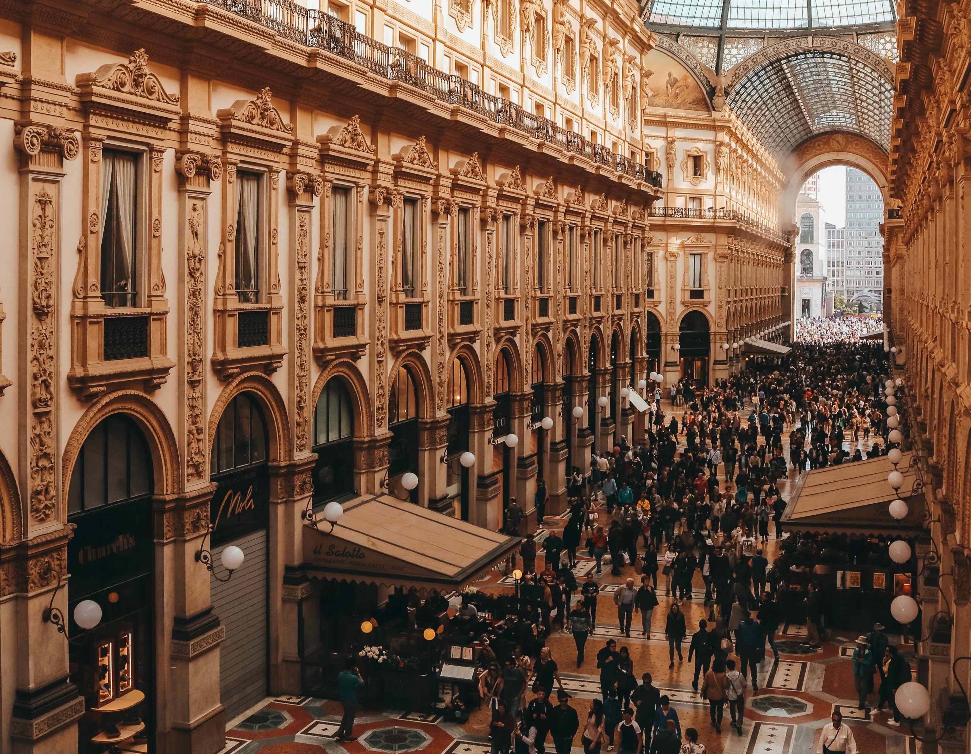 Transavia - Milaan - shoppingcenter - Eugene Chystiakov - Unsplash