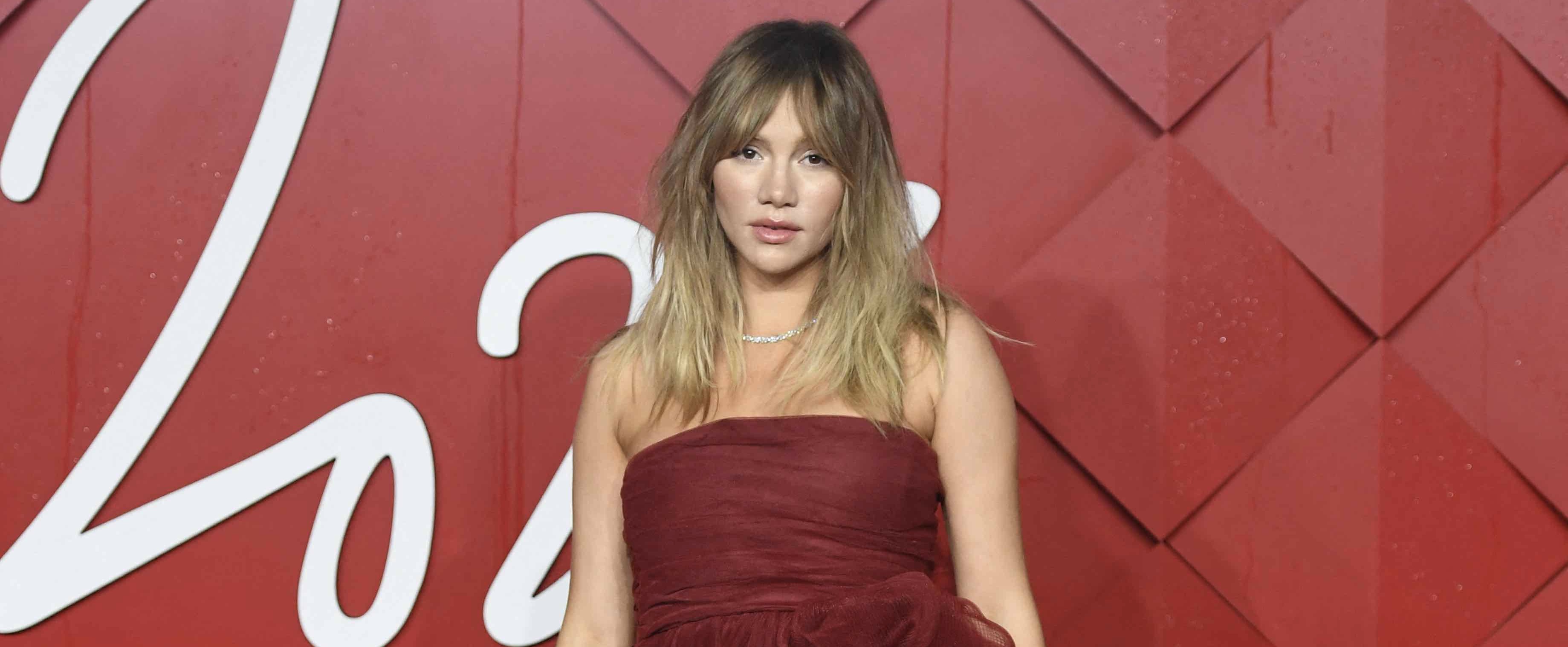 Suki Waterhouse vond laatste deel van zwangerschap 'vernederend'