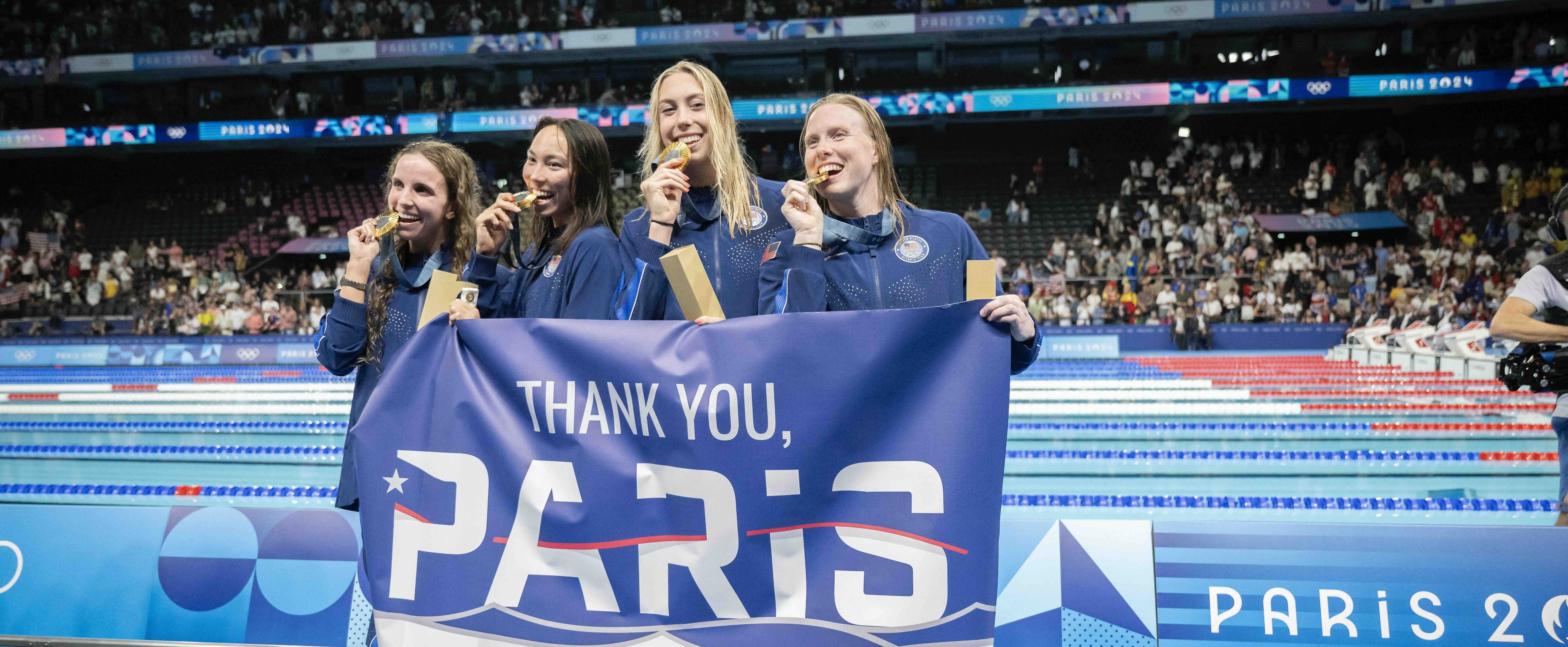 Wacht effe, plassen Olympisch zwemmers in de zwembaden?