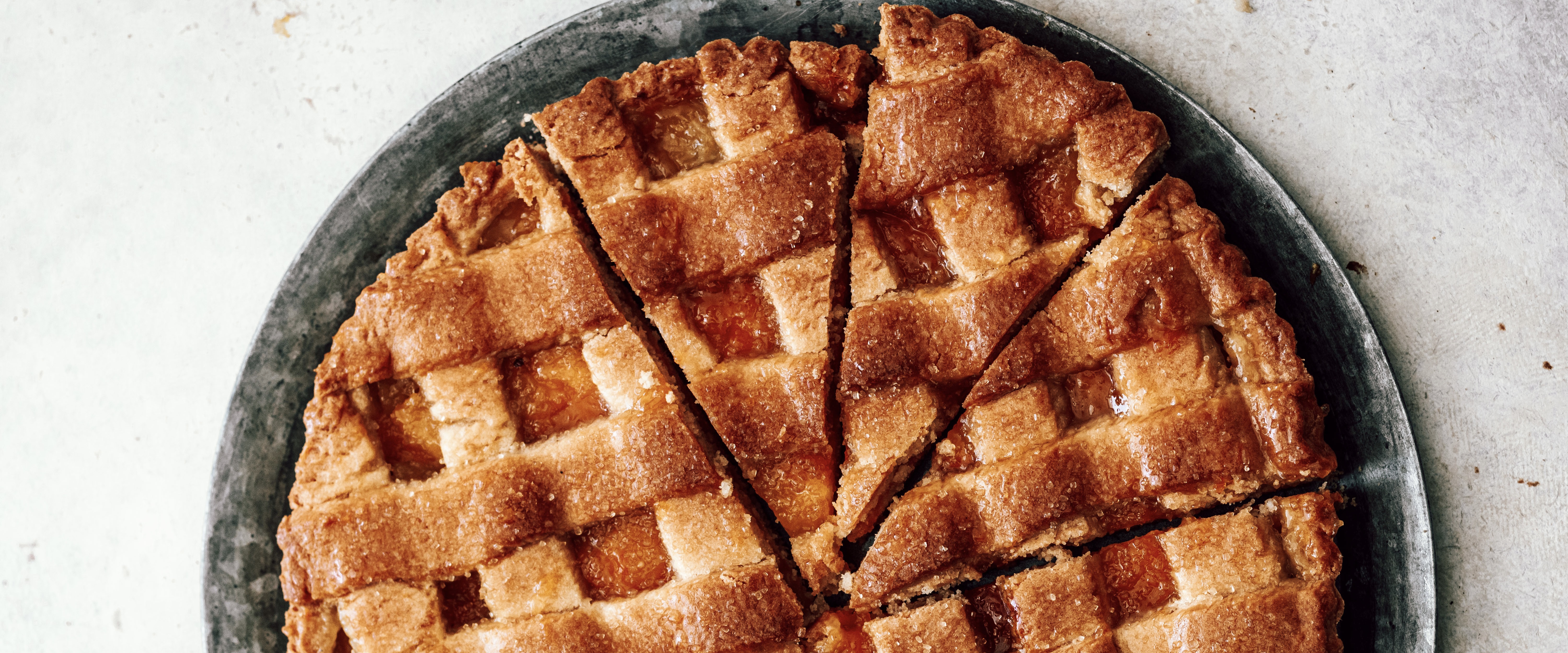 Fokking makkelijk recept: deze abrikozenvlaai is het comfort food dat je nodig hebt