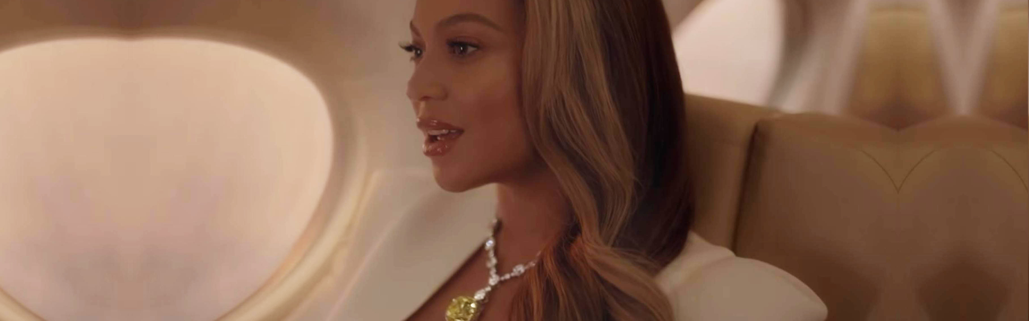Beyoncé draagt déze betaalbare nepwimpers van 11(!) euro tijdens haar concert en wij zijn obsessed