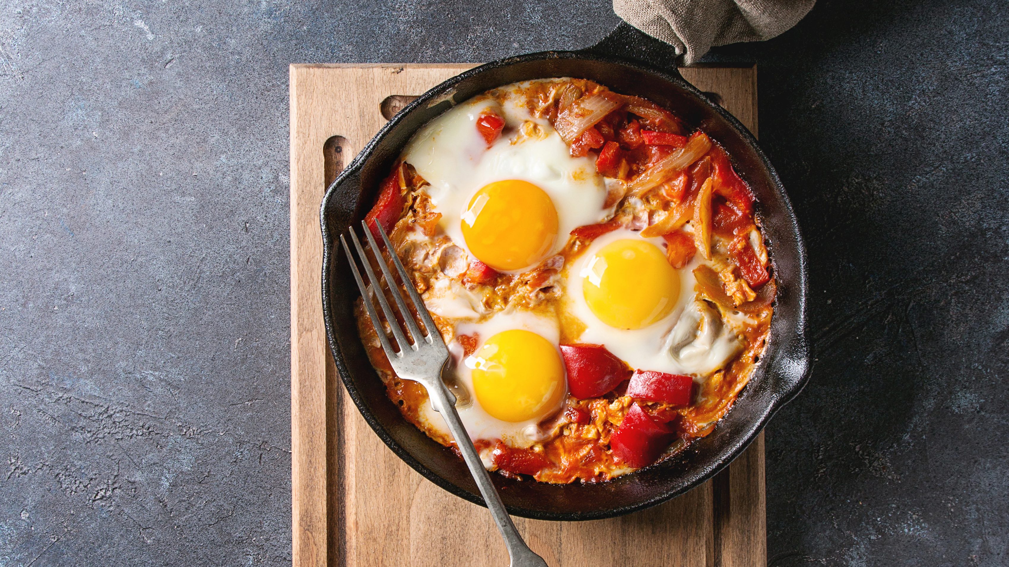 Fokking snel klaar: met 15 minuten een Tunesische shakshuka op tafel