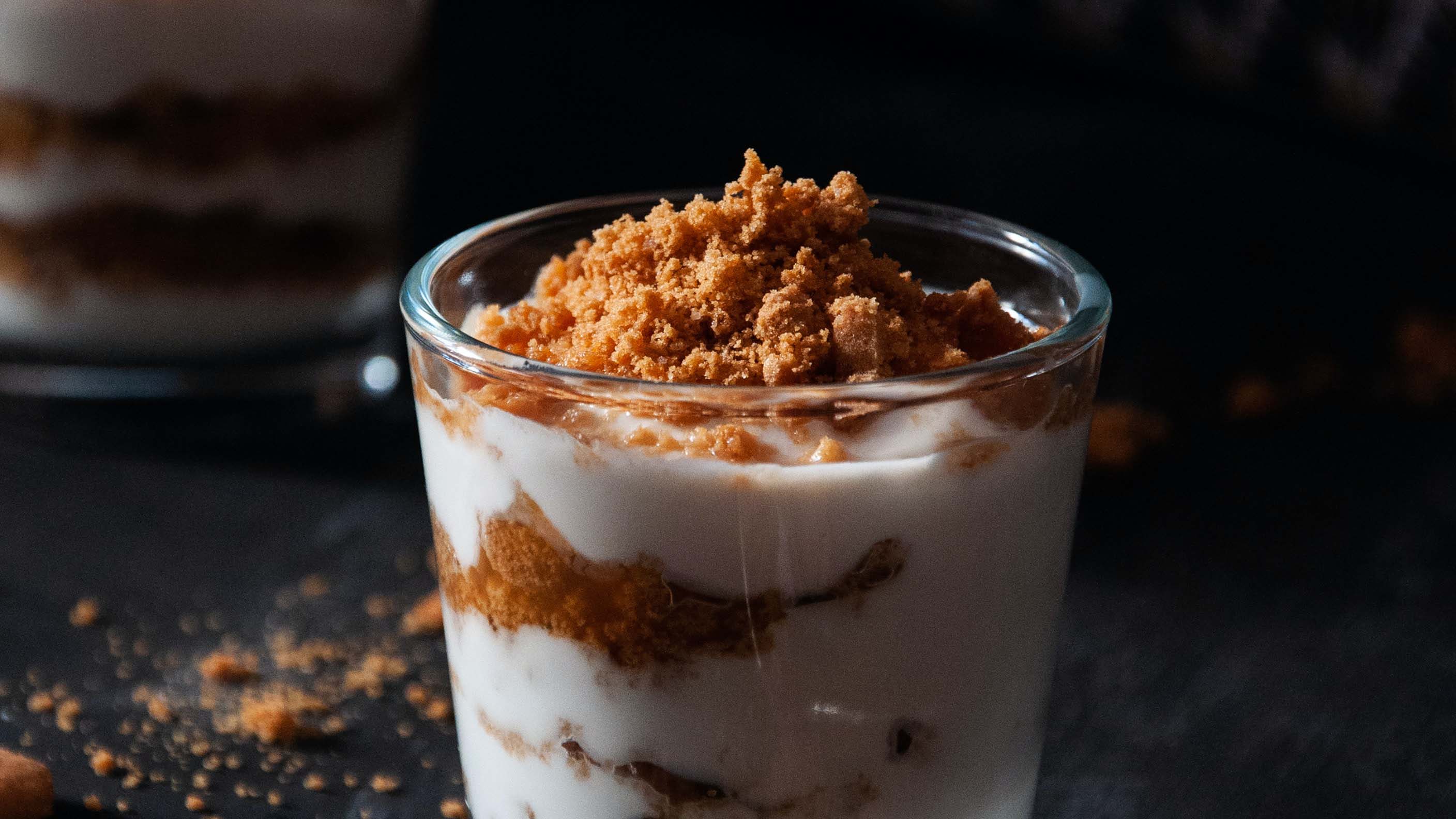 Fokking snel klaar: zo maak je tiramisu met Baileys en stroopwafel