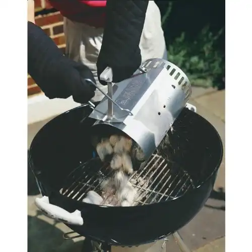 Weber Anzündkamin, Rapidfire Starter - Groß (32cm Höhe), kompakter Grillanzünder mit zwei Griffen, ideal für alle Holzkohlegrills ab Ø 47cm, Anzündhilfe für Holzkohle, Briketts - (7416) - 1