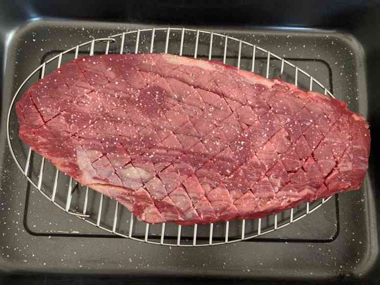 Flank Steak rautenförmig eingeschnitten