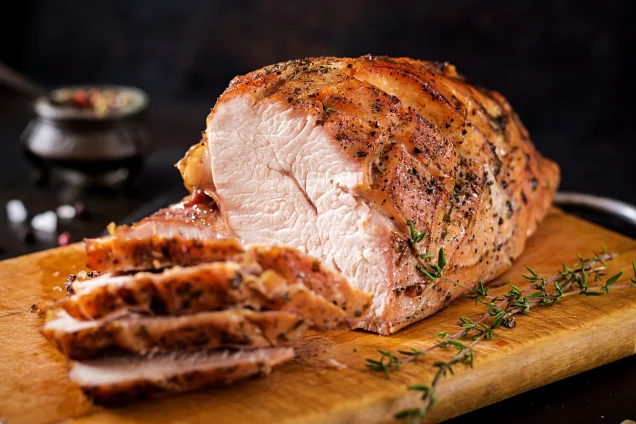 Finde die ideale Kerntemperatur für jedes Schweinefleisch-Gericht – sieh Dir unsere übersichtliche Tabelle an und werde zum Grillmeister!