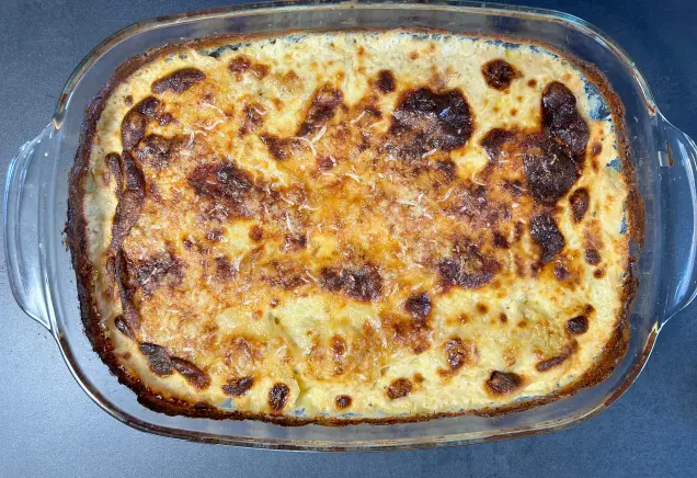 Entdecke das perfekte Kartoffelgratin-Rezept! Mit knuspriger Kruste und leckerer Käse-Note - lass dich verführen und probiere es selbst aus. Los geht's!