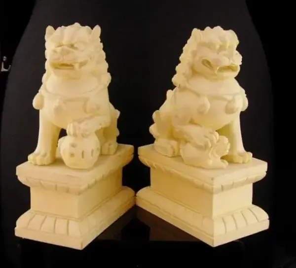 Pair of Chinese guardian lions decor pieces-min