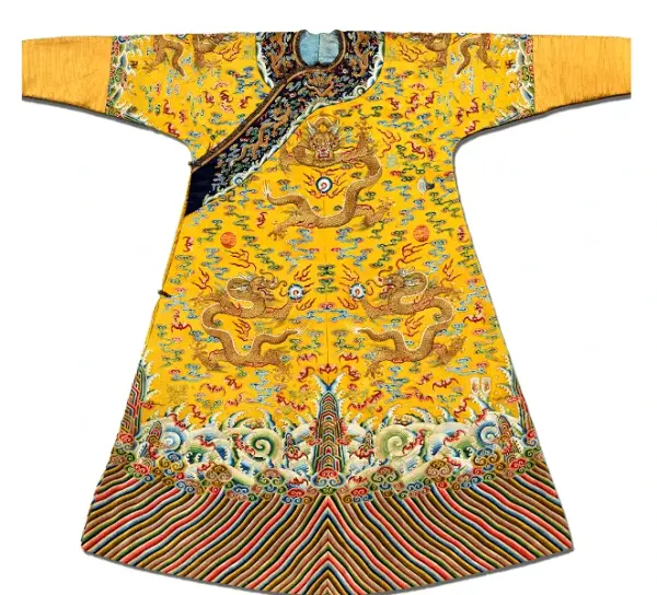 imperial robe with dragons-min