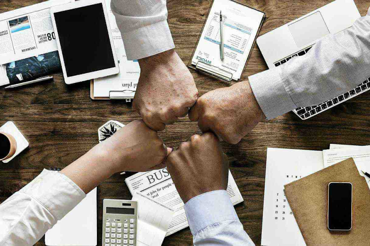 多拠点企業のグループウェアの活用例