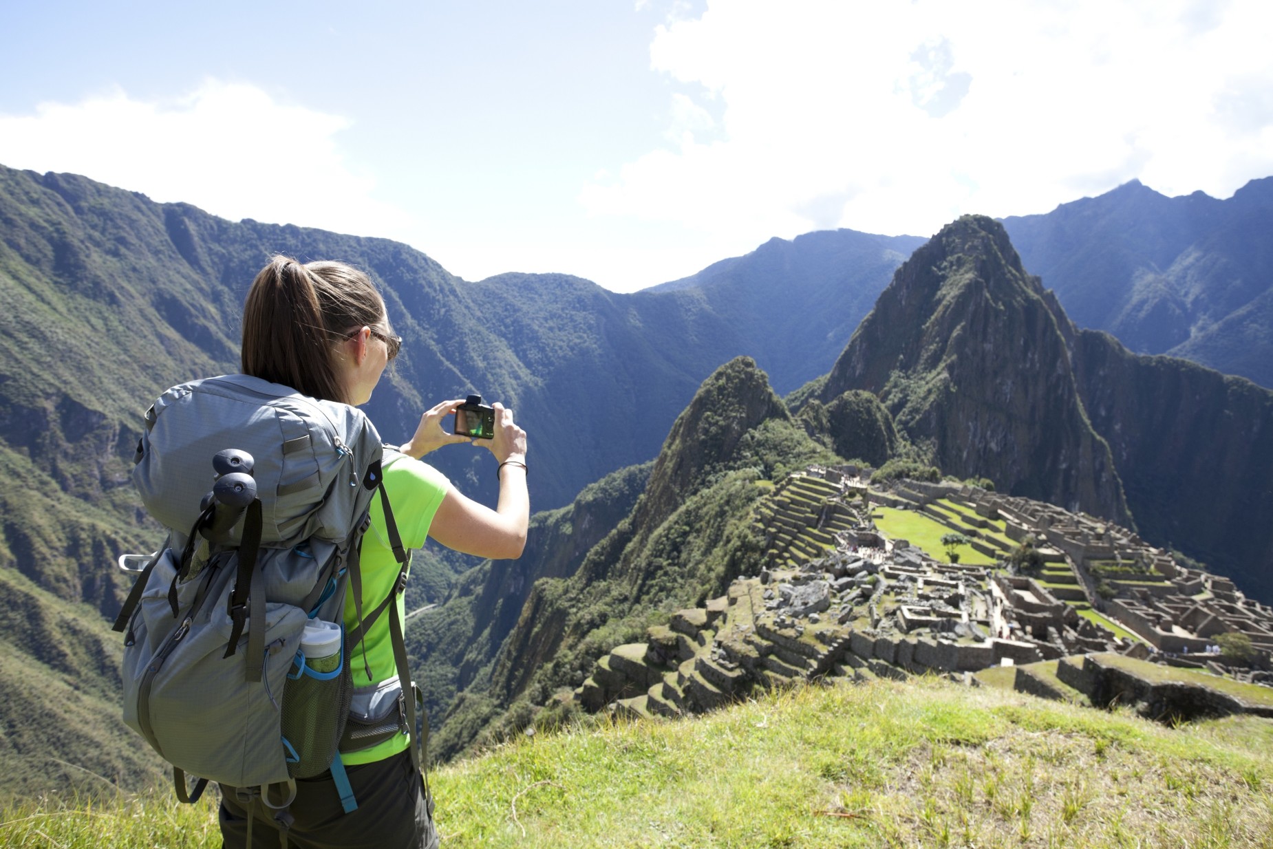 Kredit ohne Eigenkapital: Frau fotografiert Machu Picchu