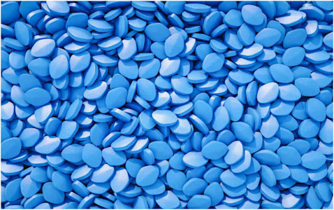 Blaue Viagra-Tabletten in Form einer Raute.