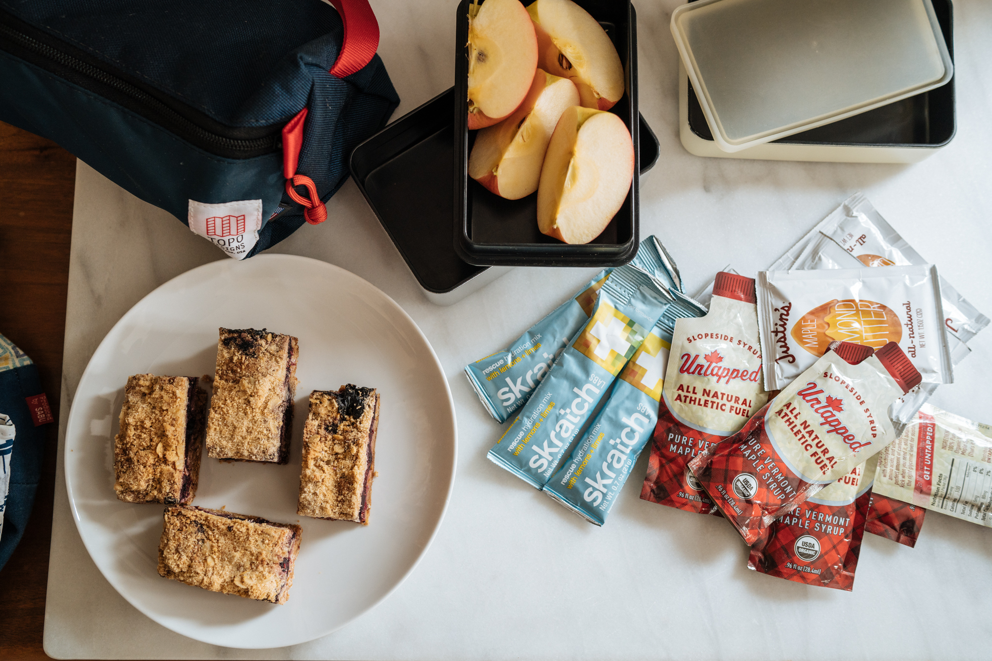 10 Healthy Food Hacks for Traveling Athletes