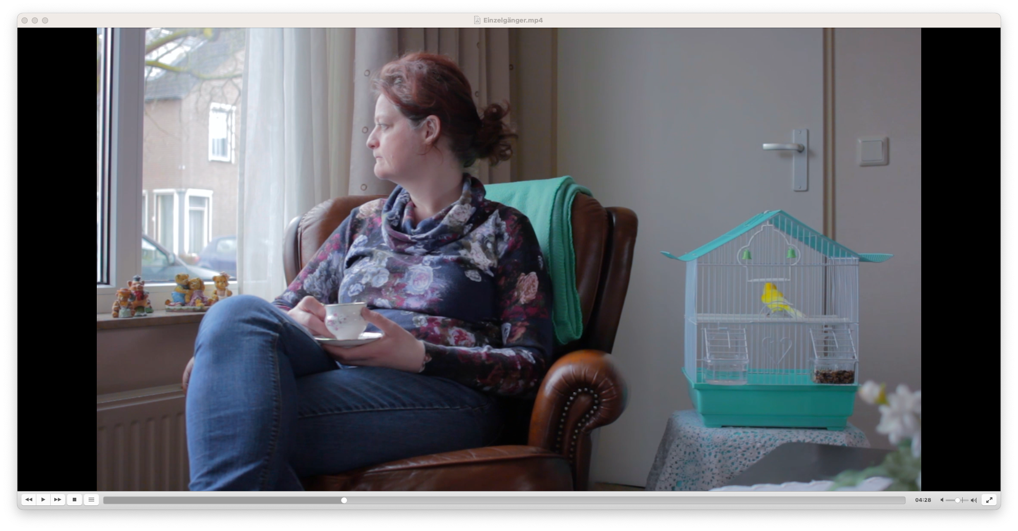 Susan (9) Vrouw met poppen in Einzelgänger - 2