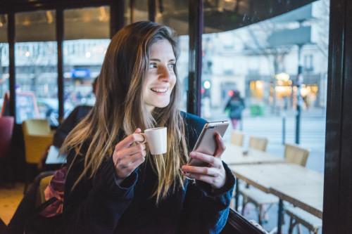 France connect, smartphone, femme