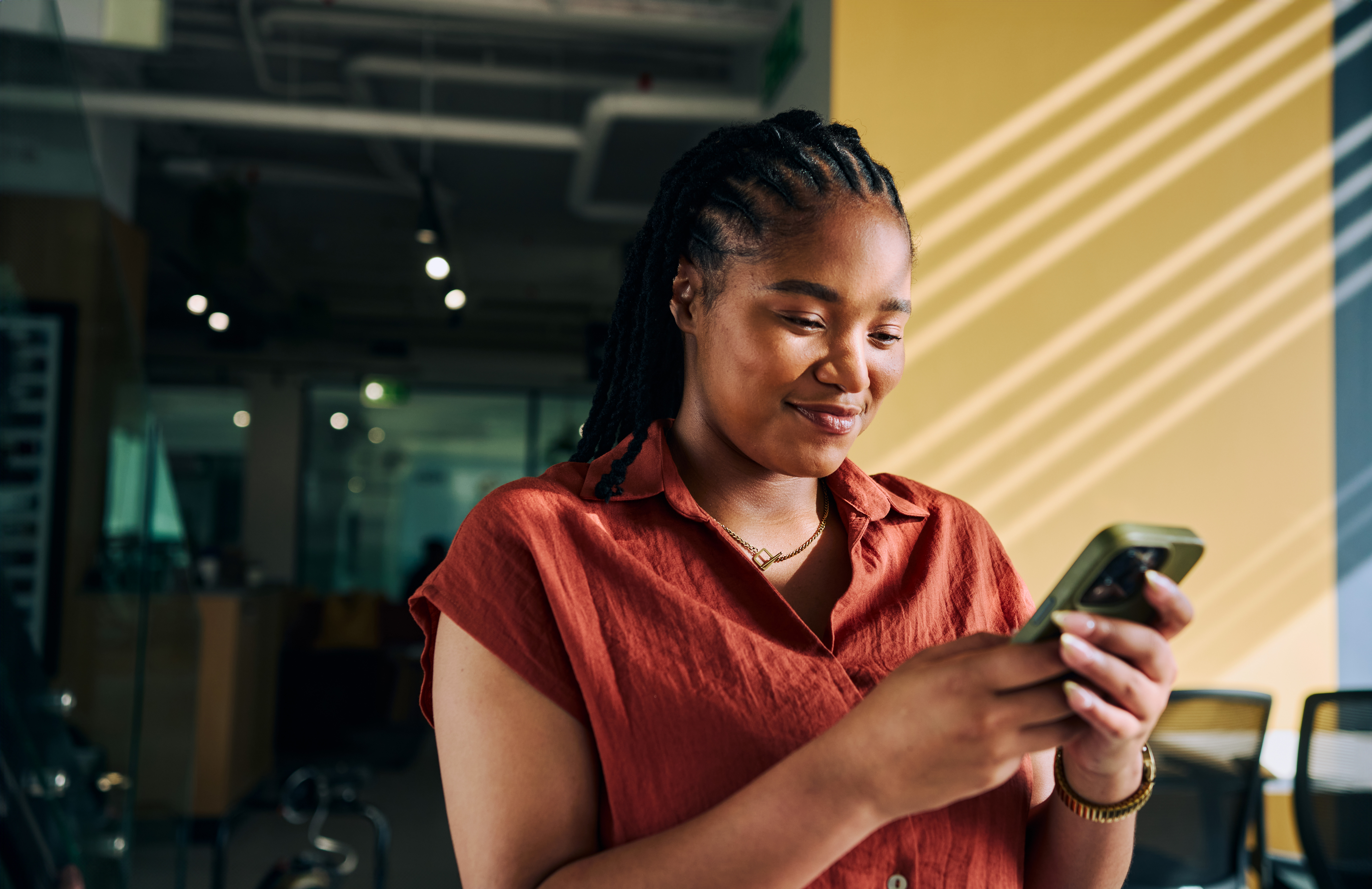 Hero Image R2 reduce el abandono en la firma de contratos en un 95% con Docusign Click