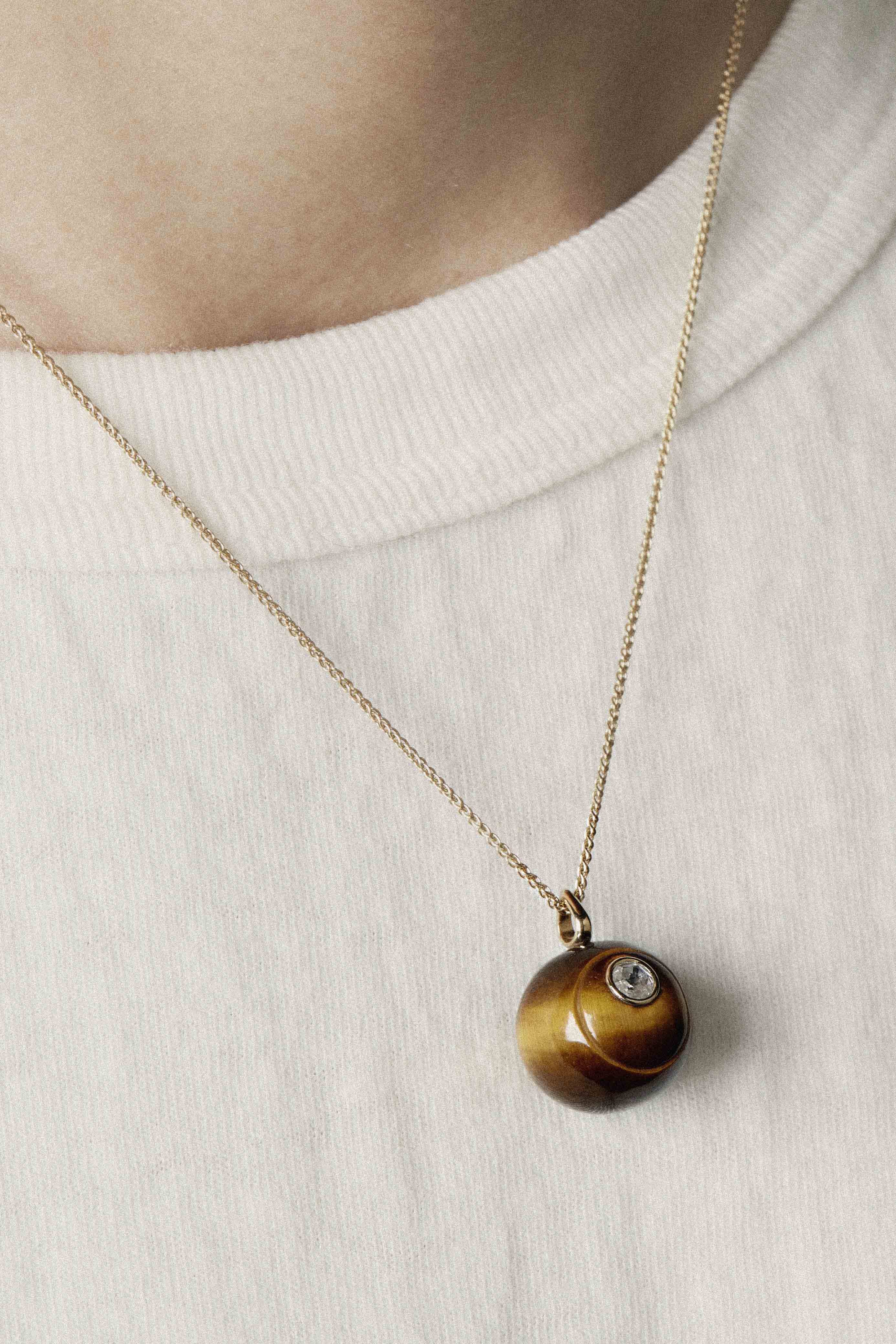 Svadhi tigers eye pendant - Fine 