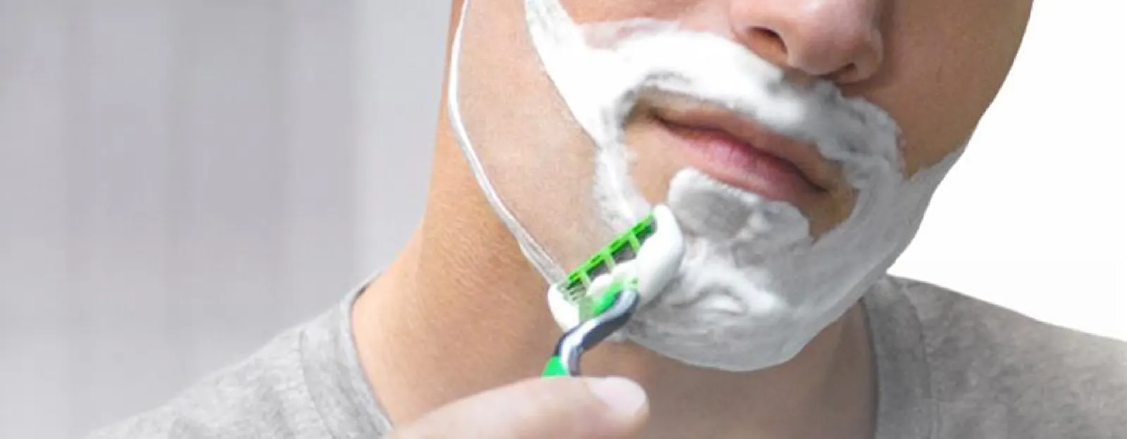 Consejos para afeitarse la cara contra la barba