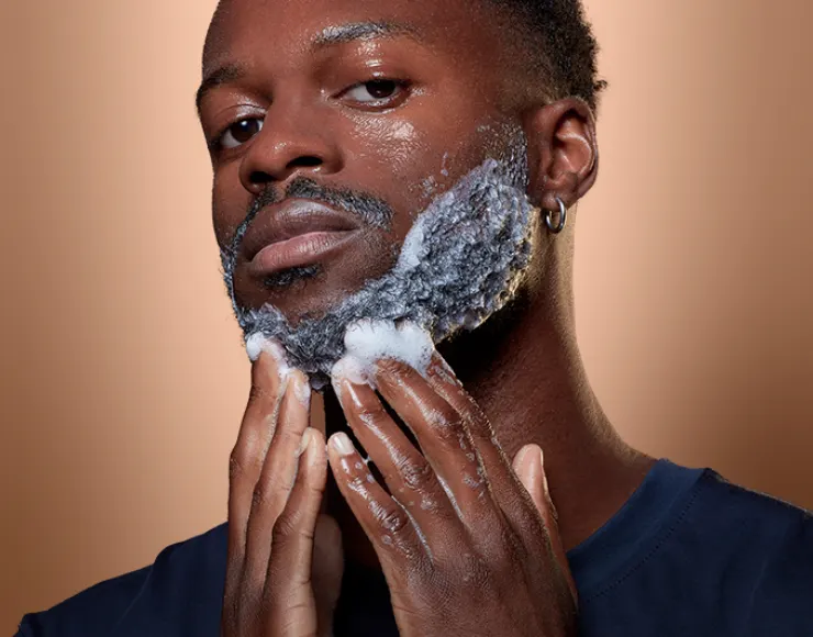 ¿Por qué necesitas un shampoo para barba en tu rutina?