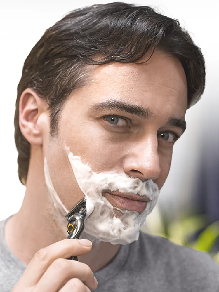 [es-cl] WHY MORE BLADES ON THE SHAVE MAKE A DIFFERENCE: GILLETTE MULTIPLE BLADE SHAVERS
