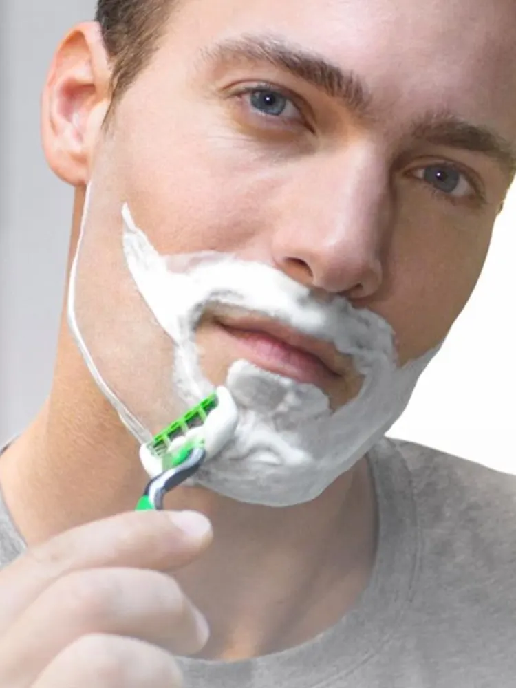 Consejos para afeitarse la cara contra la barba