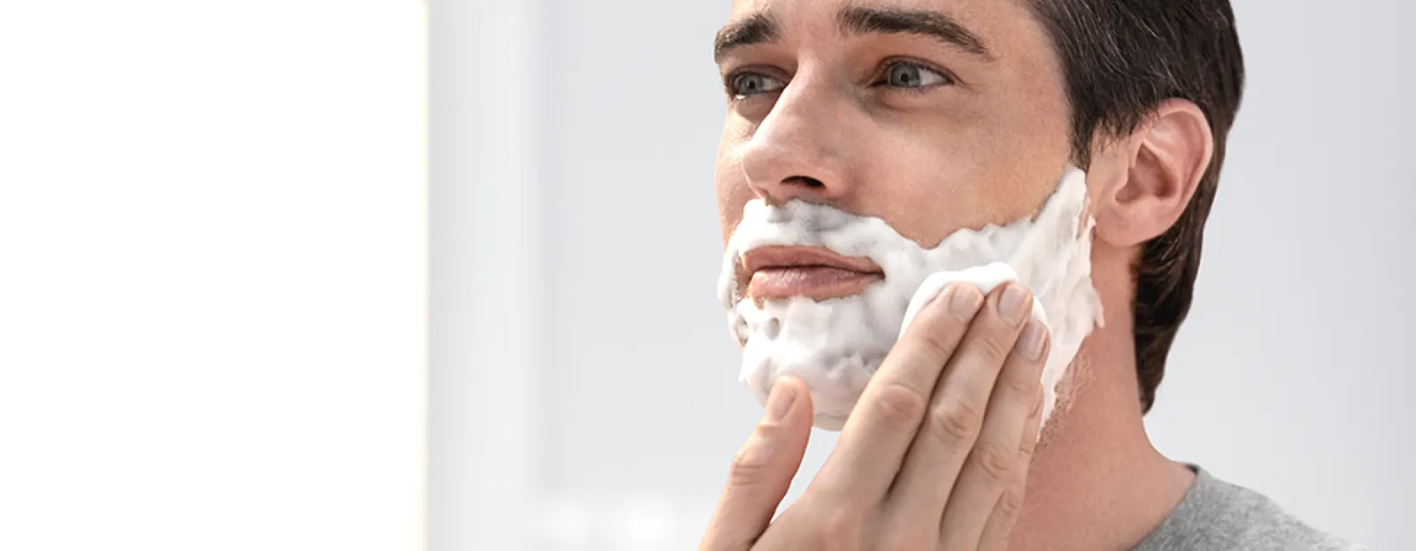 Evite cortes e arranhões ao fazer a barba