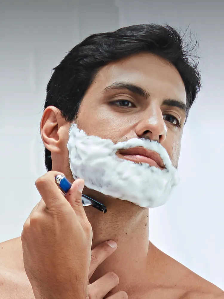 Consejos para afeitarse la cara contra la barba