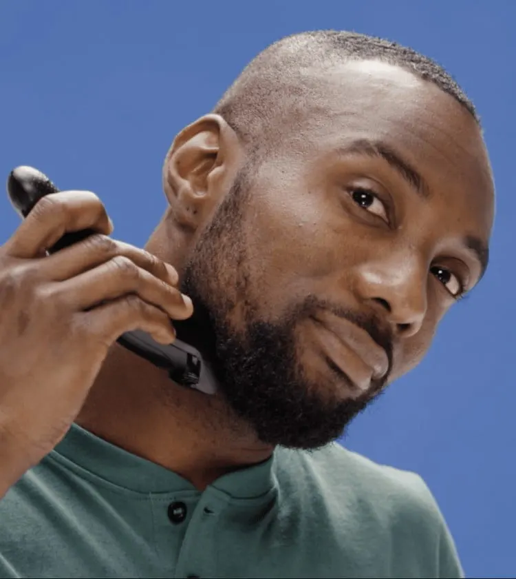 Corrija a barba irregular com o aparador de barba Gillette