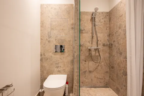 Embla Bathroom (1)