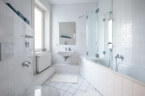 Alfred5 Bathroom