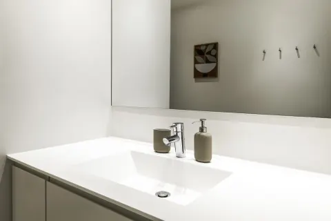 Ragnar Bathroom 2