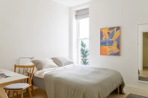 Valerie Bedroom 4d 1