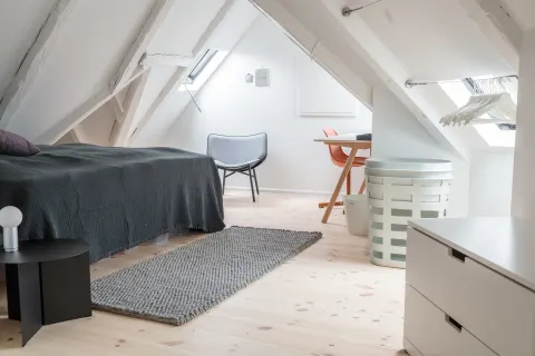 130 loft room3