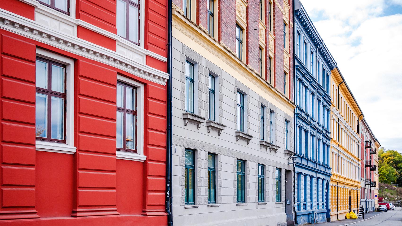Fargerike bygårder i Oslo