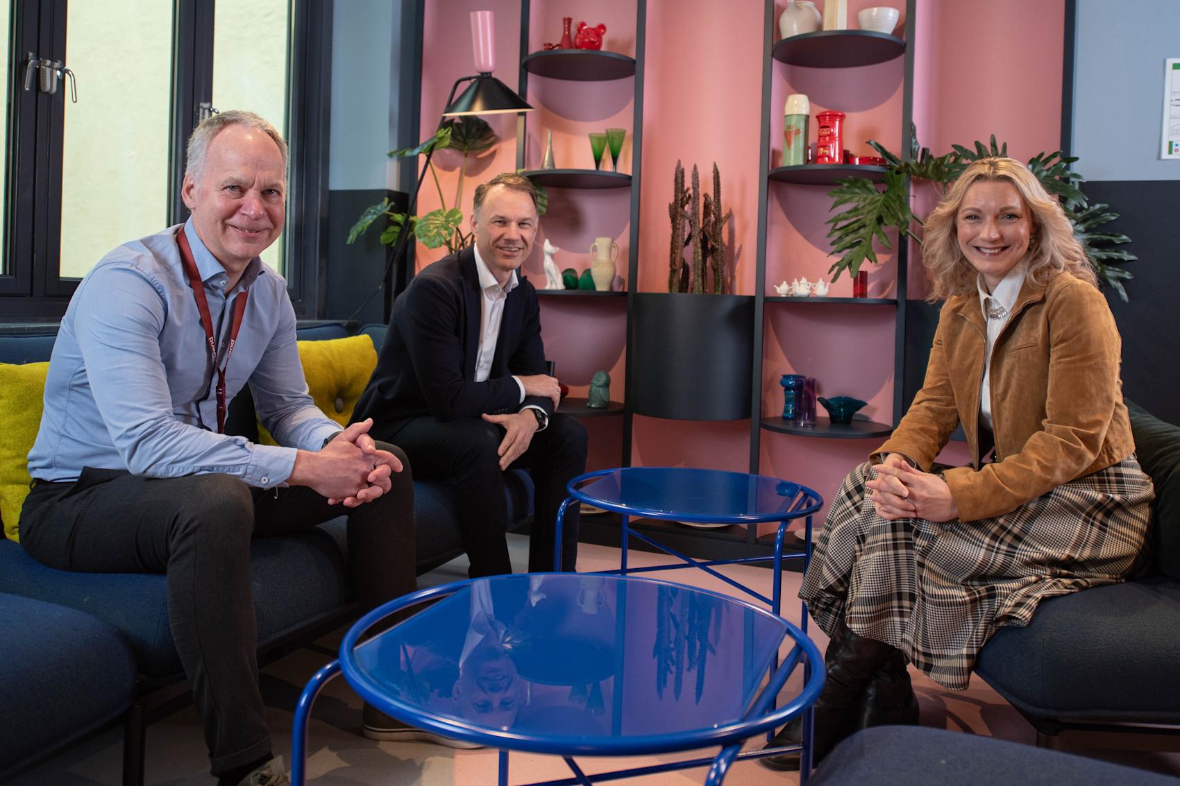 From left: EVP Jobs Eddie Sjølie, CEO Christian Printzell Halvorsen, Minister of Digitalisation and Public Governance Karianne Tung. Photo: Jens Andreas Schanche