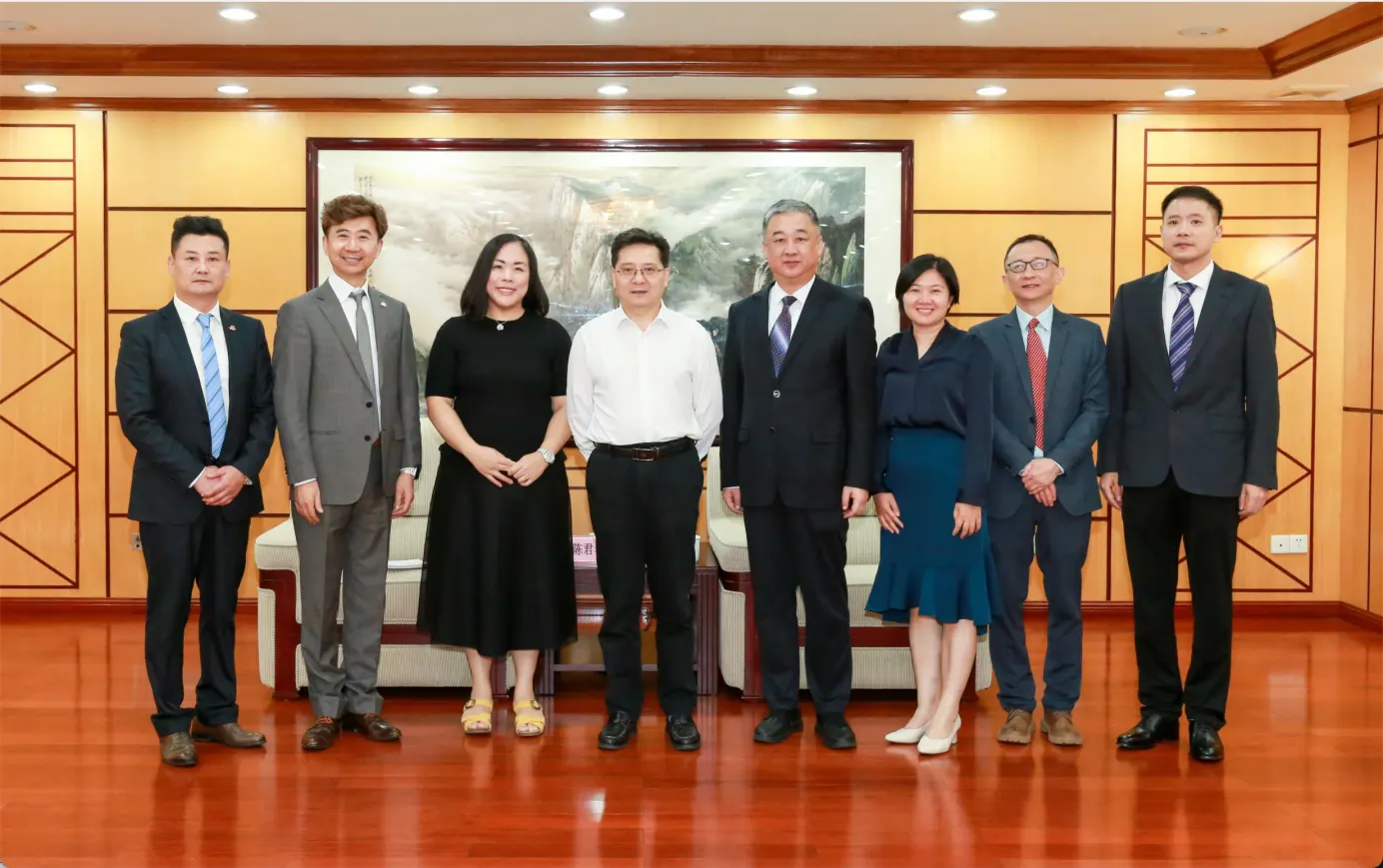 陈君华携公司团队前往广东省商务厅拜访相关领导