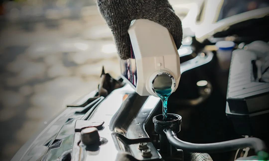 Liquide de refroidissement voiture : quand le changer ?