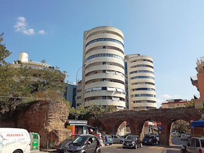 Piazza Grande residential complex by Aldo Loris Rossi